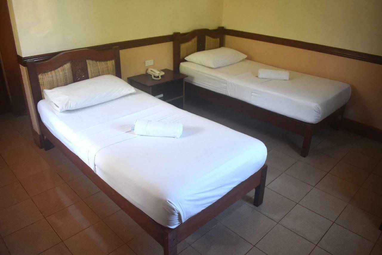 Tonglen Beach Resort Balabag  Exterior foto